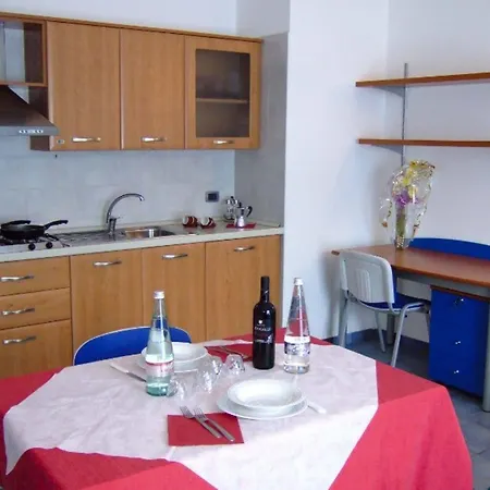 I Giardini Di Atena מלון דירות 3*